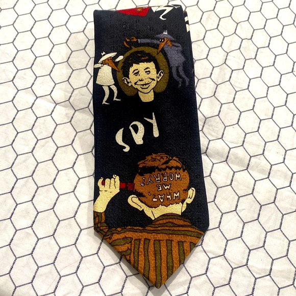 Vintage 1992 MAD Comic Book/Magazine All Silk Tie Spy vs Spy …. Alfred E Newman - Picture 3 of 8